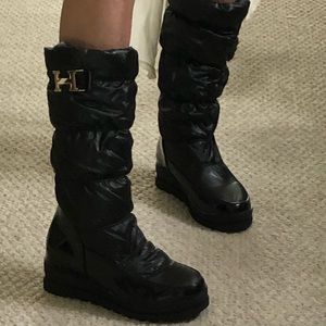 Awesome awesome AWESOME slim fitting sexy slip-on wear-anywhere snow boots